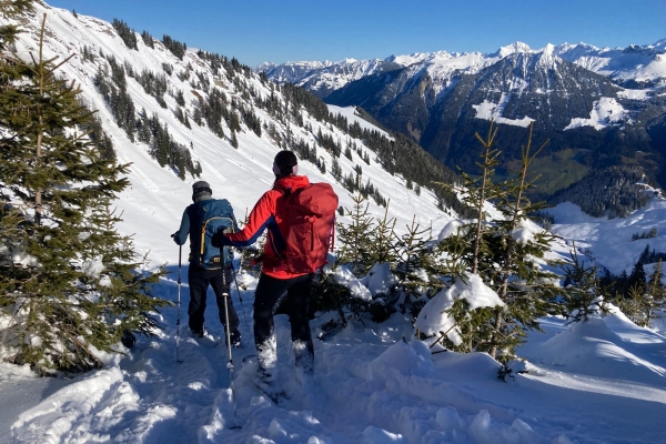 SCHNEESCHUHWANDERUNG TURREN / SCHÖNBÜEL